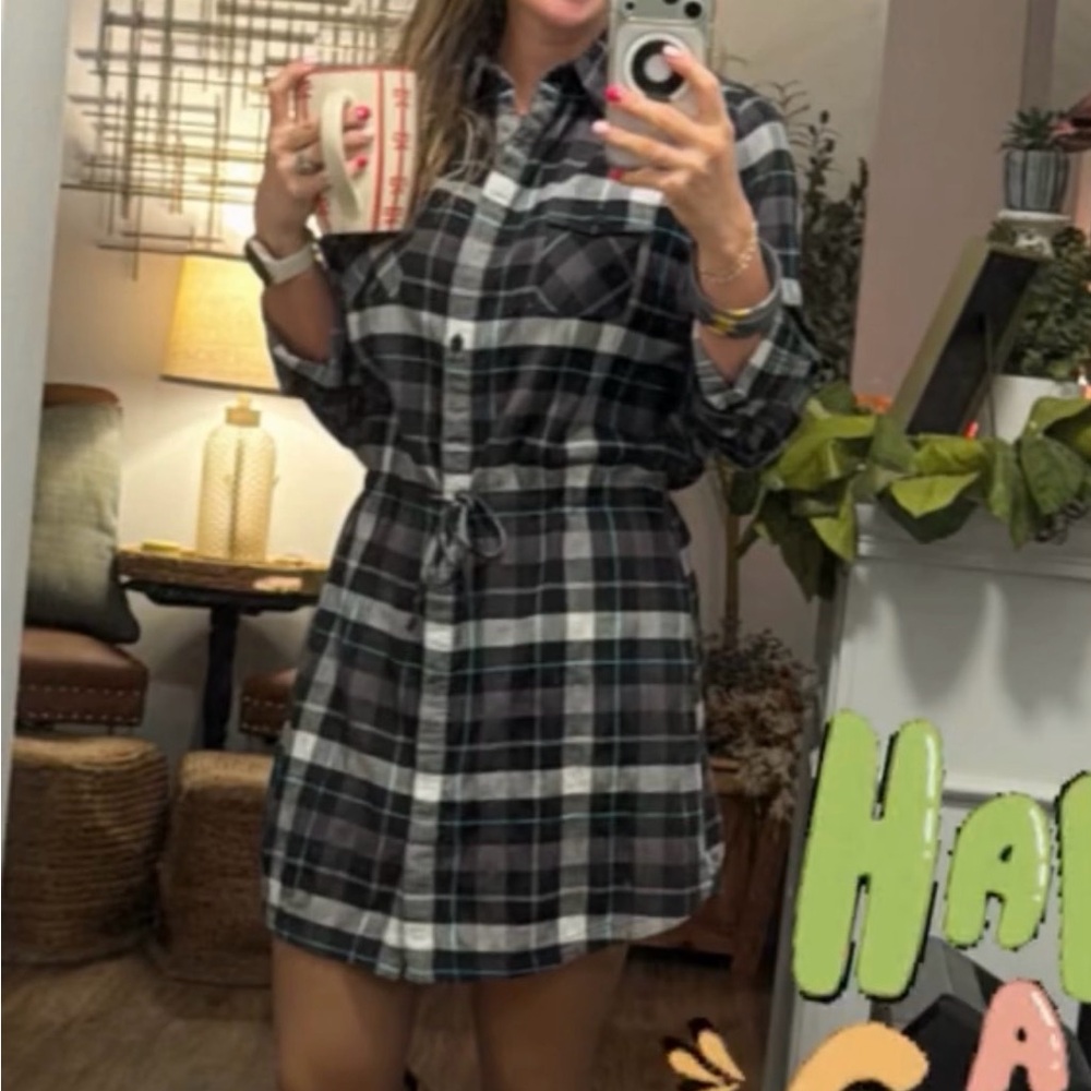 Patagonia Black and White Plaid Long Sleeve Dress